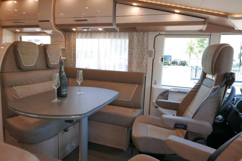 Carthago C-Tourer I 149 LE | 400 Ah lithium | Levelsysteem | Airco | Mercedes 32