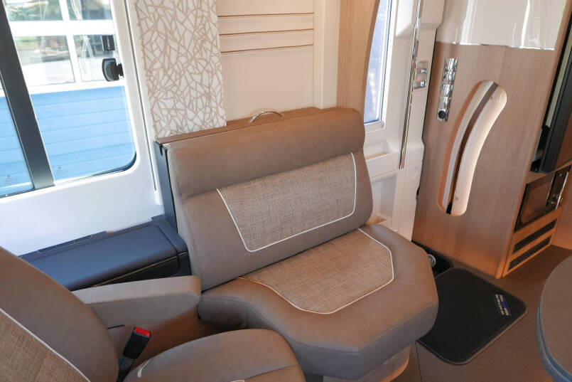 Carthago C-Tourer I 149 LE | 400 Ah lithium | Levelsysteem | Airco | Mercedes 37