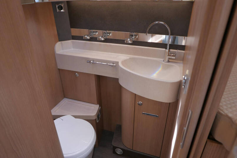 Carthago C-Tourer I 149 LE | 400 Ah lithium | Levelsysteem | Airco | Mercedes 61