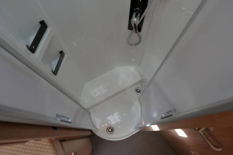 Carthago C-Tourer I 149 LE | 400 Ah lithium | Levelsysteem | Airco | Mercedes 62