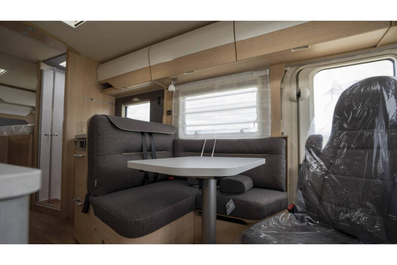 Hymer BMC-I 680 Bovenkastjes | Levelsysteem | Lithium | enkelen bedden 1