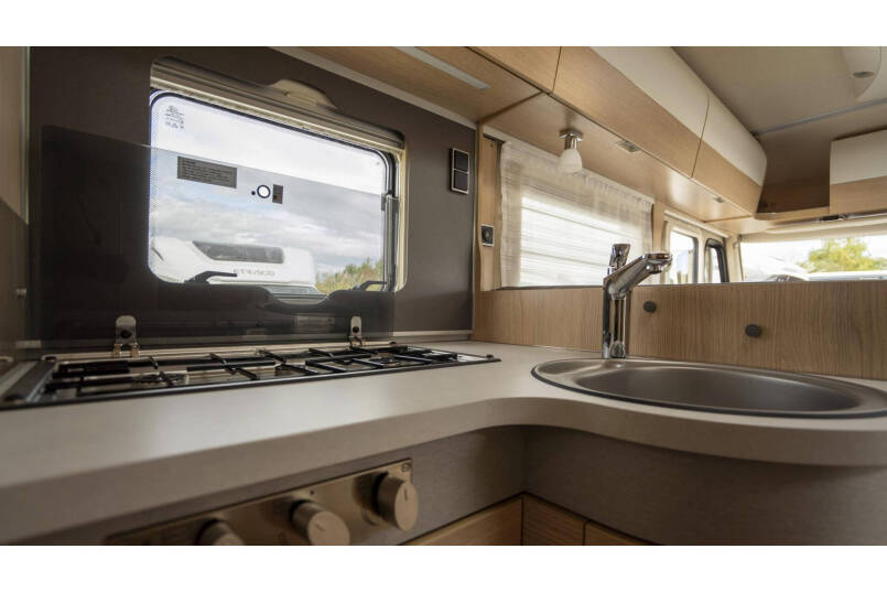 Hymer BMC-I 680 Bovenkastjes | Levelsysteem | Lithium | enkelen bedden 4