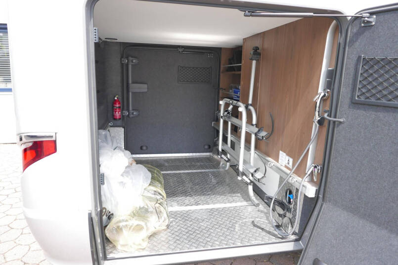 Hymer BML-I 780 MasterLine | Levelsysteem | Luchtvering | 5 Persoon | Lithium | Airco | 13