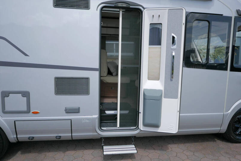 Hymer BML-I 780 MasterLine | Levelsysteem | Luchtvering | 5 Persoon | Lithium | Airco | 18