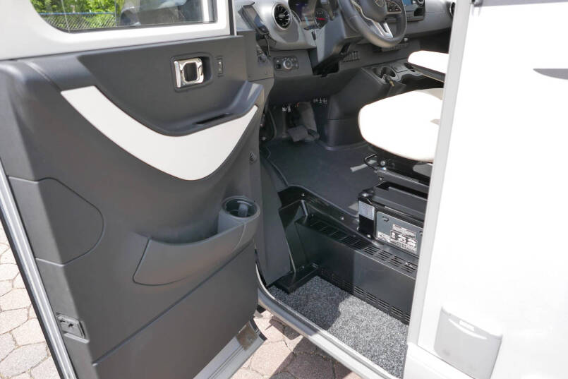 Hymer BML-I 780 MasterLine | Levelsysteem | Luchtvering | 5 Persoon | Lithium | Airco | 21