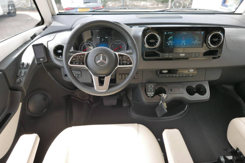 Hymer BML-I 780 MasterLine | Levelsysteem | Luchtvering | 5 Persoon | Lithium | Airco | 24