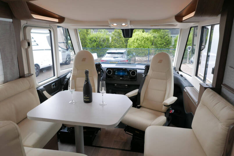 Hymer BML-I 780 MasterLine | Levelsysteem | Luchtvering | 5 Persoon | Lithium | Airco | 28