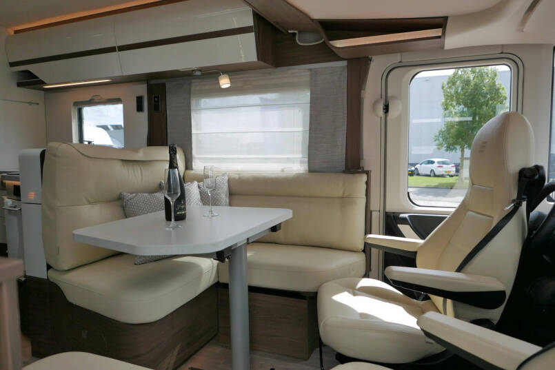 Hymer BML-I 780 MasterLine | Levelsysteem | Luchtvering | 5 Persoon | Lithium | Airco | 30