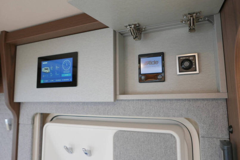 Hymer BML-I 780 MasterLine | Levelsysteem | Luchtvering | 5 Persoon | Lithium | Airco | 36