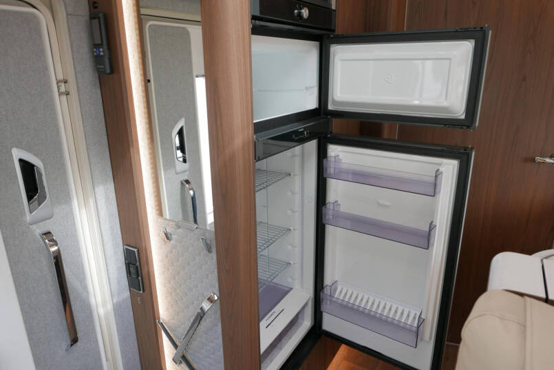 Hymer BML-I 780 MasterLine | Levelsysteem | Luchtvering | 5 Persoon | Lithium | Airco | 38
