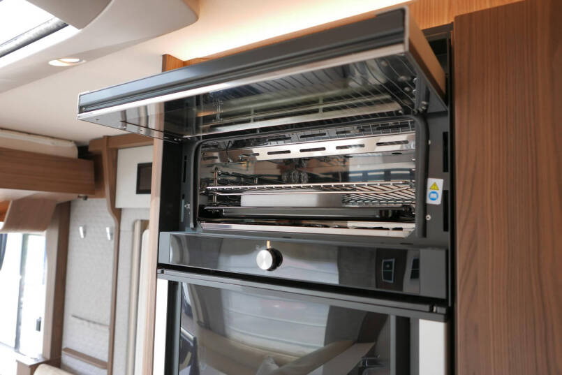 Hymer BML-I 780 MasterLine | Levelsysteem | Luchtvering | 5 Persoon | Lithium | Airco | 39