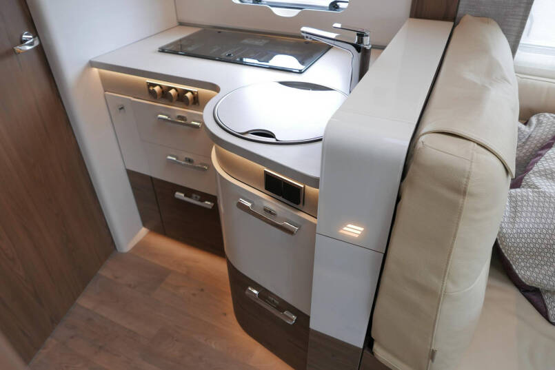 Hymer BML-I 780 MasterLine | Levelsysteem | Luchtvering | 5 Persoon | Lithium | Airco | 41