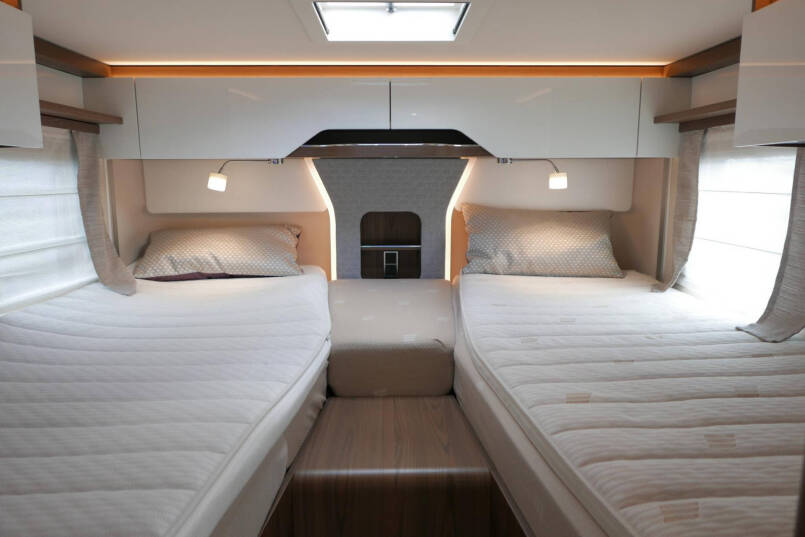 Hymer BML-I 780 MasterLine | Levelsysteem | Luchtvering | 5 Persoon | Lithium | Airco | 45