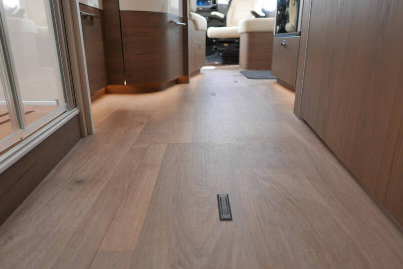 Hymer BML-I 780 MasterLine | Levelsysteem | Luchtvering | 5 Persoon | Lithium | Airco | 55