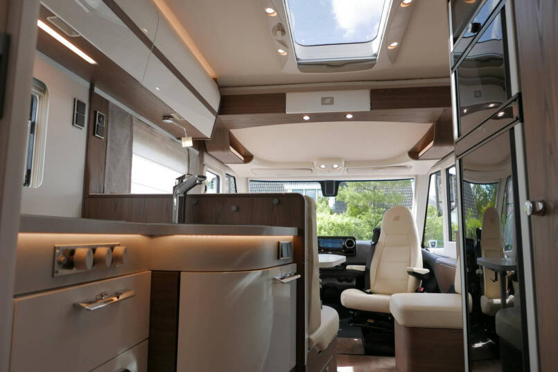 Hymer BML-I 780 MasterLine | Levelsysteem | Luchtvering | 5 Persoon | Lithium | Airco | 56
