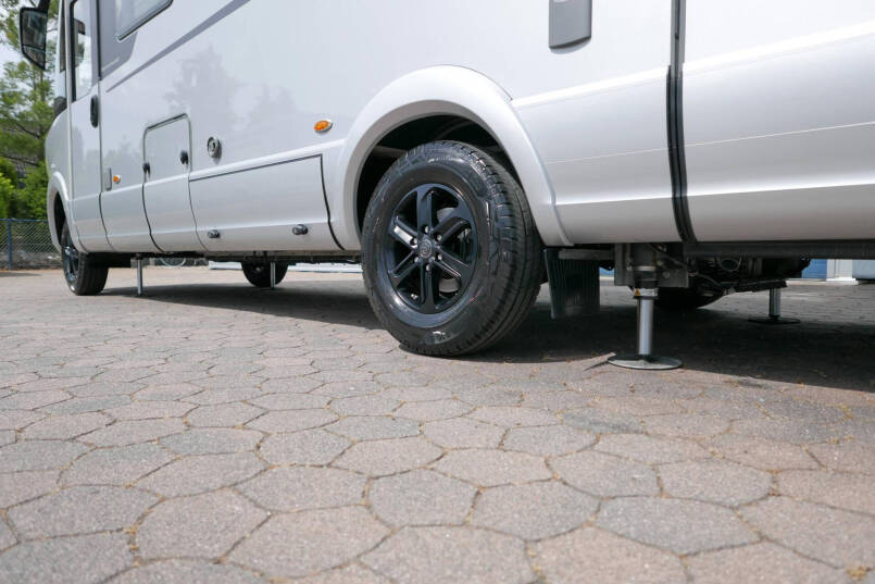 Hymer BML-I 780 MasterLine | Levelsysteem | Luchtvering | 5 Persoon | Lithium | Airco | 6