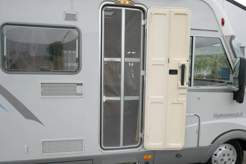 Hymer B 514 | Laag vast bed | Hefbed | Dubbele bodem 14
