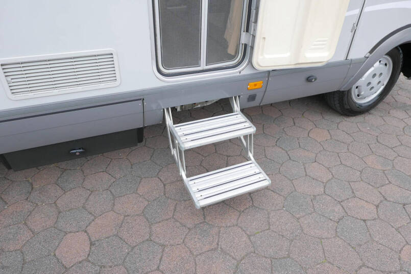Hymer B 514 | Laag vast bed | Hefbed | Dubbele bodem 15