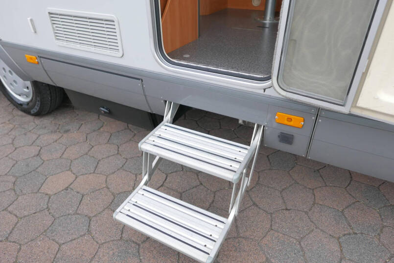 Hymer B 514 | Laag vast bed | Hefbed | Dubbele bodem 16