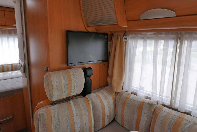 Hymer B 514 | Laag vast bed | Hefbed | Dubbele bodem 28