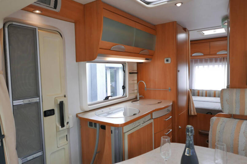 Hymer B 514 | Laag vast bed | Hefbed | Dubbele bodem 29