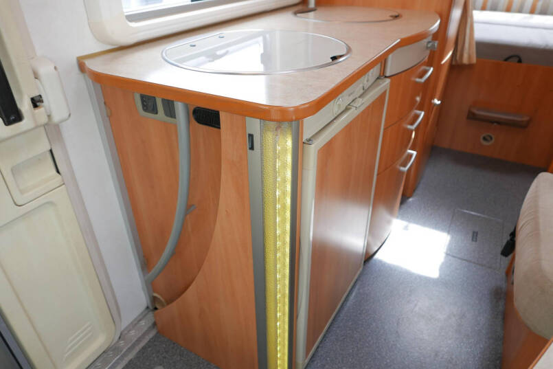 Hymer B 514 | Laag vast bed | Hefbed | Dubbele bodem 30