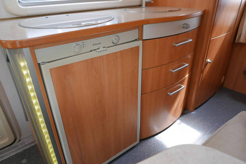 Hymer B 514 | Laag vast bed | Hefbed | Dubbele bodem 32