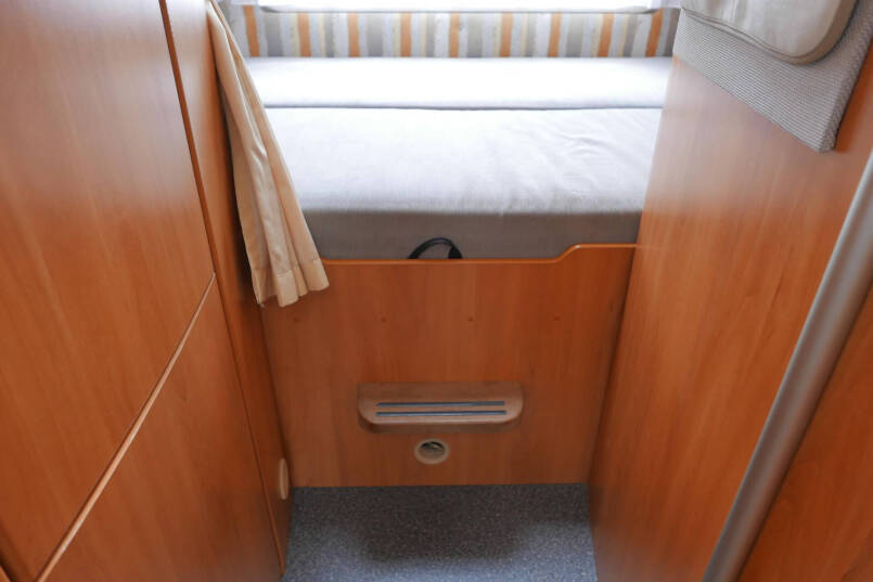 Hymer B 514 | Laag vast bed | Hefbed | Dubbele bodem 36