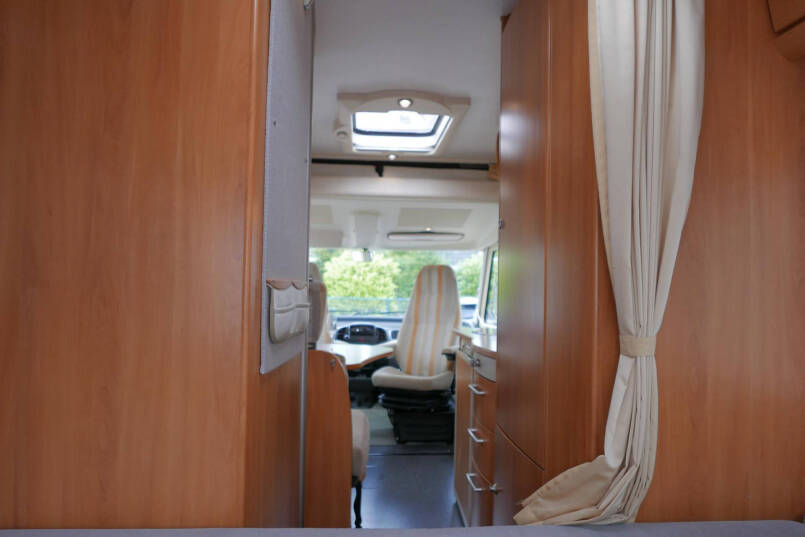 Hymer B 514 | Laag vast bed | Hefbed | Dubbele bodem 40