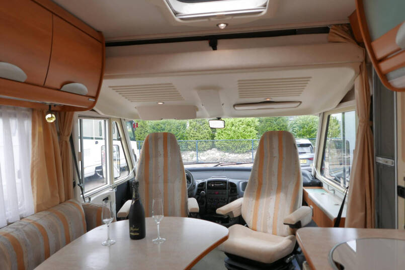 Hymer B 514 | Laag vast bed | Hefbed | Dubbele bodem 45