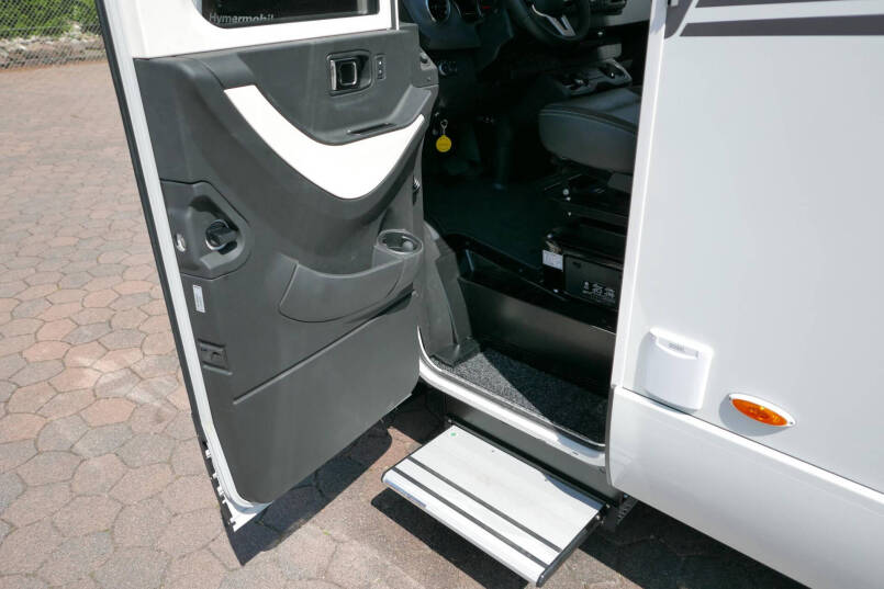 Hymer BMC-I 600 WhiteLine | Bovenkastjes | Levelsysteem | Lithium | Mercedes | 22