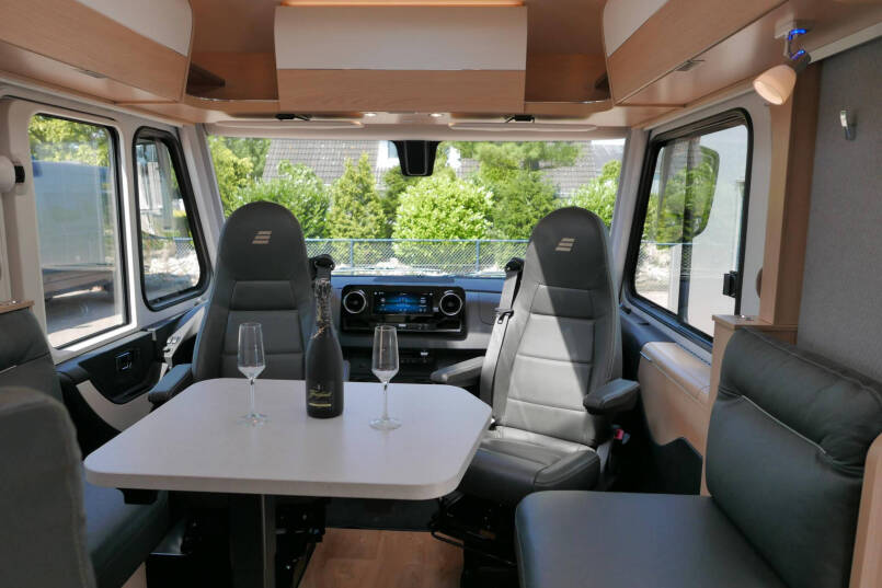 Hymer BMC-I 600 WhiteLine | Bovenkastjes | Levelsysteem | Lithium | Mercedes | 27