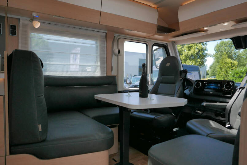 Hymer BMC-I 600 WhiteLine | Bovenkastjes | Levelsysteem | Lithium | Mercedes | 28