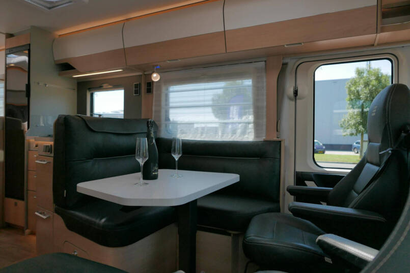 Hymer BMC-I 600 WhiteLine | Bovenkastjes | Levelsysteem | Lithium | Mercedes | 29