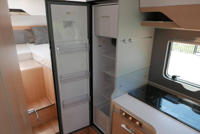 Hymer BMC-I 600 WhiteLine | Bovenkastjes | Levelsysteem | Lithium | Mercedes | 38