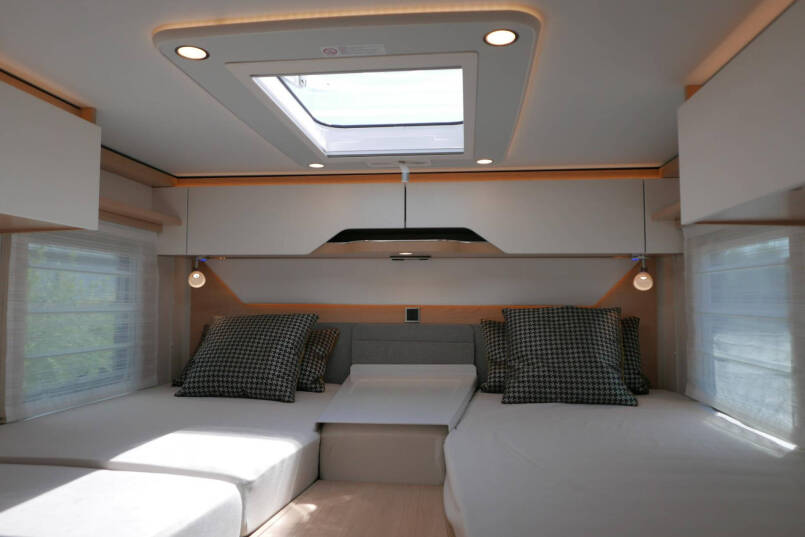 Hymer BMC-I 600 WhiteLine | Bovenkastjes | Levelsysteem | Lithium | Mercedes | 40