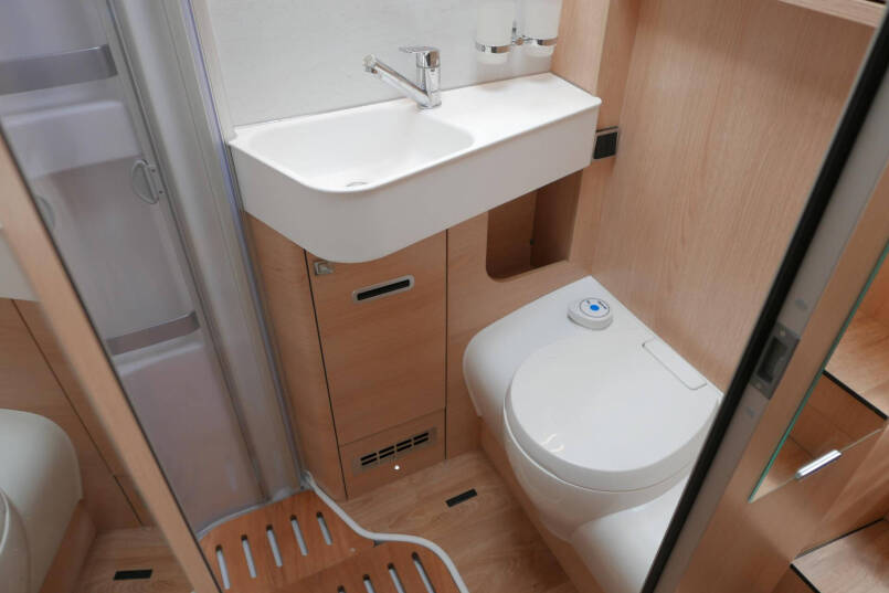 Hymer BMC-I 600 WhiteLine | Bovenkastjes | Levelsysteem | Lithium | Mercedes | 52