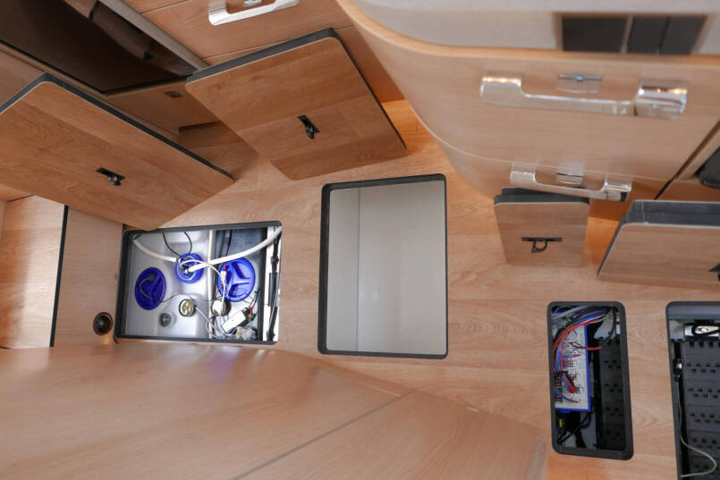 Hymer BMC-I 600 WhiteLine | Bovenkastjes | Levelsysteem | Lithium | Mercedes | 53