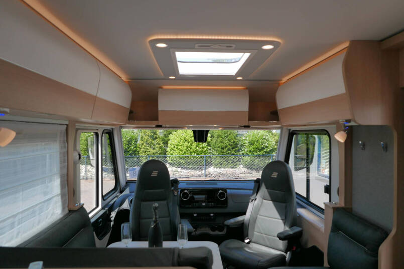 Hymer BMC-I 600 WhiteLine | Bovenkastjes | Levelsysteem | Lithium | Mercedes | 55