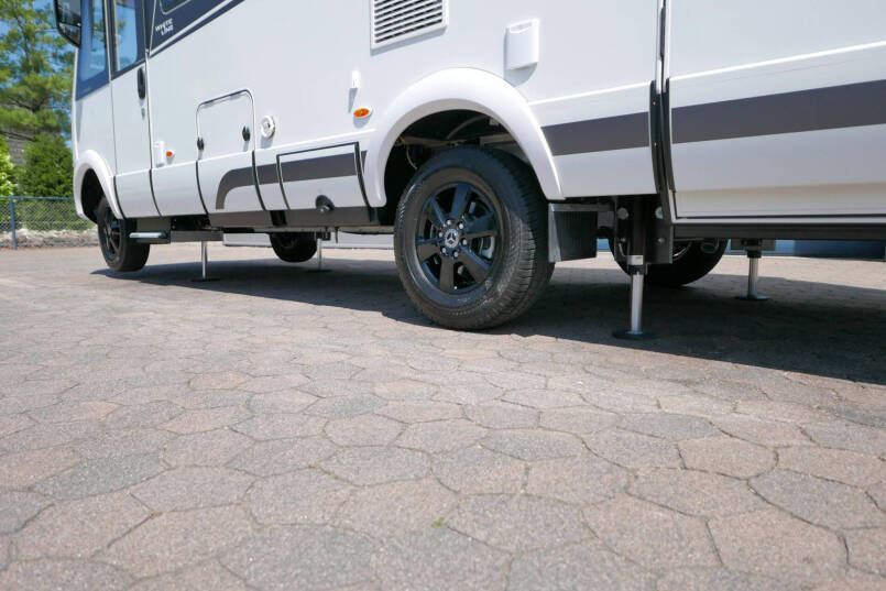 Hymer BMC-I 600 WhiteLine | Bovenkastjes | Levelsysteem | Lithium | Mercedes | 6