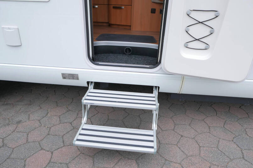 Hymer T 708 SL | 3.0 Automaat | Queensbed | Vlakke vloer | Airco 18