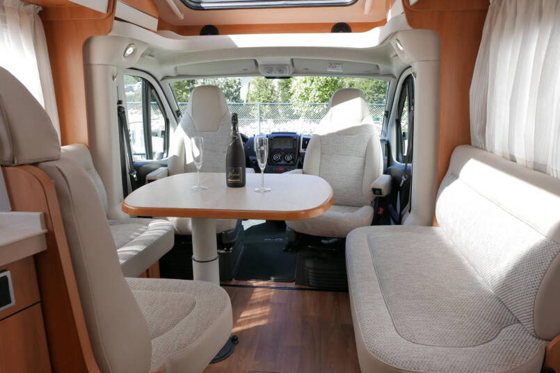 Hymer T 708 SL | 3.0 Automaat | Queensbed | Vlakke vloer | Airco 24