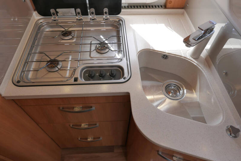 Hymer T 708 SL | 3.0 Automaat | Queensbed | Vlakke vloer | Airco 36