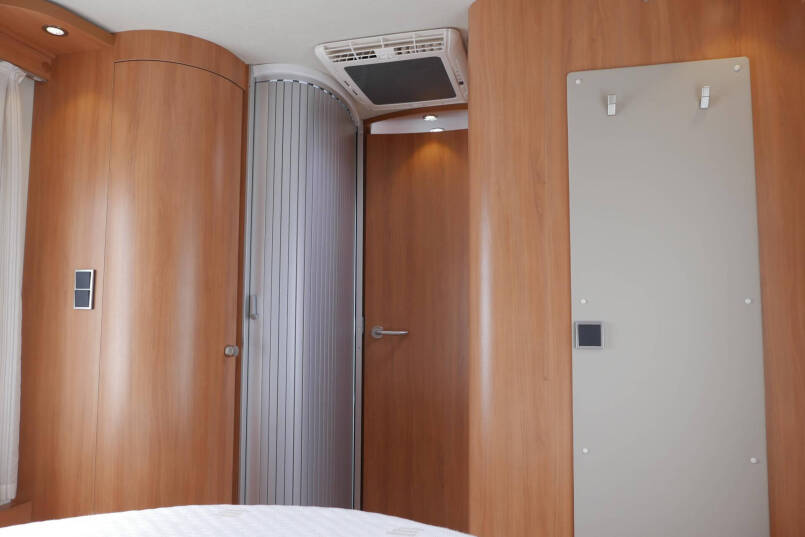 Hymer T 708 SL | 3.0 Automaat | Queensbed | Vlakke vloer | Airco 47