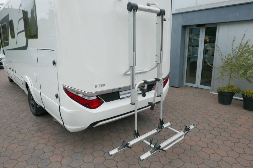 Hymer BML-I 790 MasterLine | Levelsysteem | Queensbed | Mercedes-Benz | 9