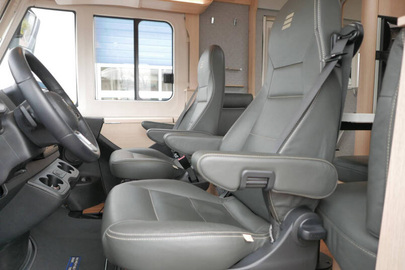 Hymer BML-I 790 MasterLine | Levelsysteem | Queensbed | Mercedes-Benz | 18