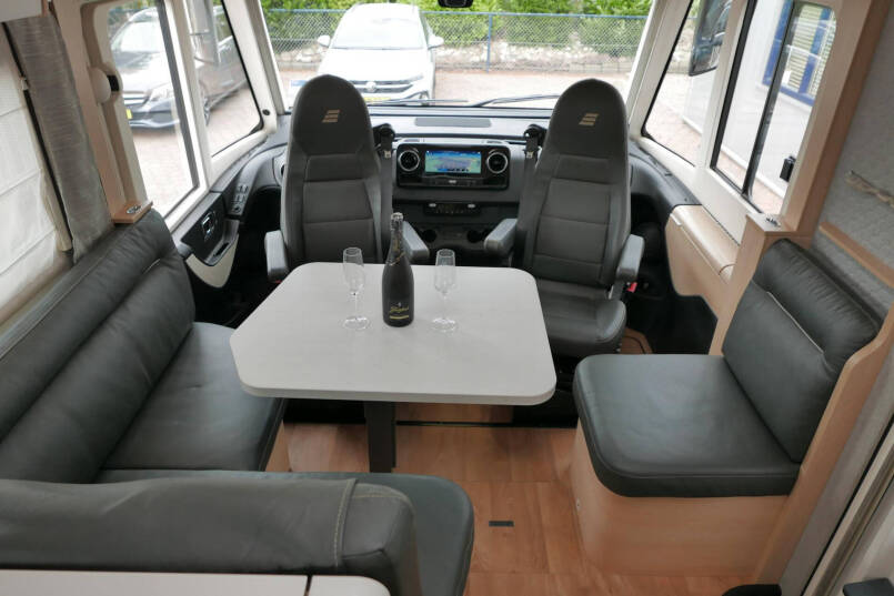 Hymer BML-I 790 MasterLine | Levelsysteem | Queensbed | Mercedes-Benz | 24