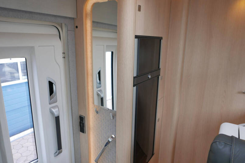 Hymer BML-I 790 MasterLine | Levelsysteem | Queensbed | Mercedes-Benz | 32