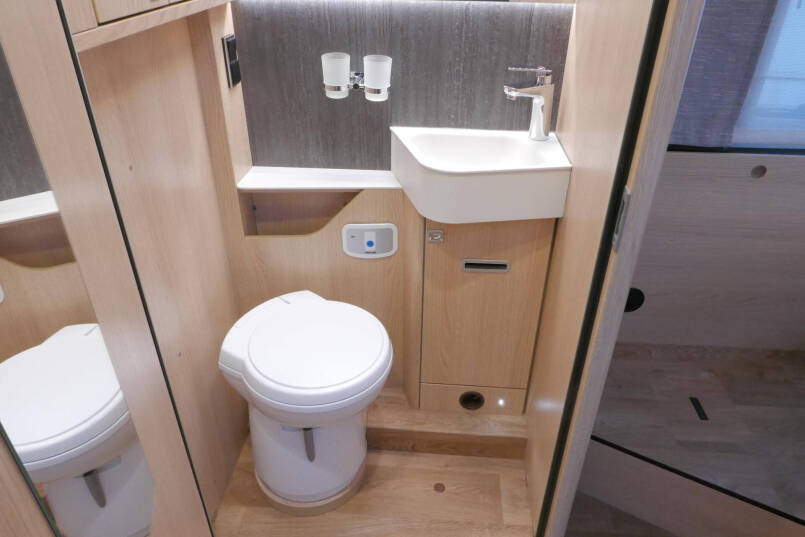 Hymer BML-I 790 MasterLine | Levelsysteem | Queensbed | Mercedes-Benz | 45