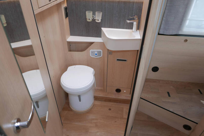 Hymer BML-I 790 MasterLine | Levelsysteem | Queensbed | Mercedes-Benz | 48